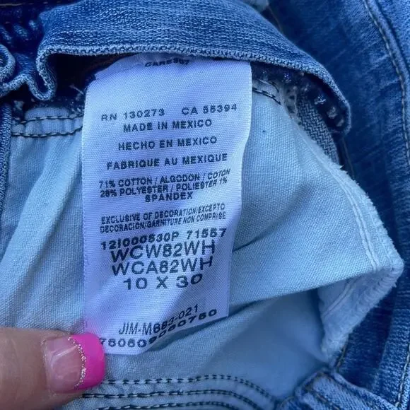 Wrangler light wash jeans size 10 (altered hem) - Picture 4 of 10